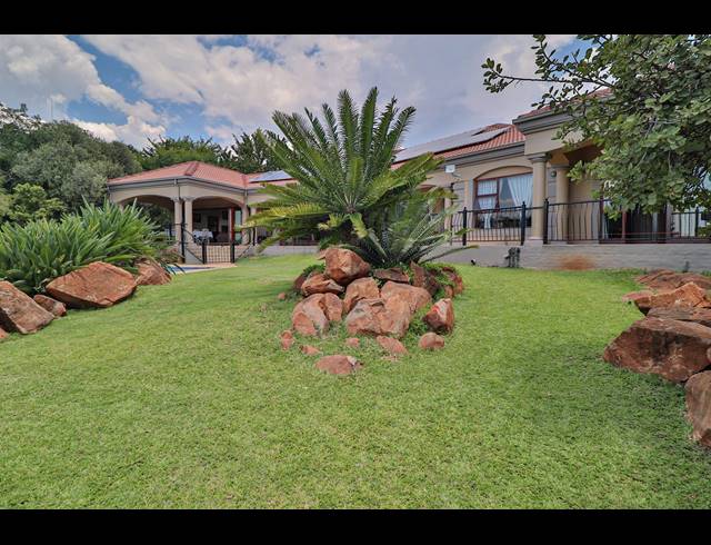 4 BEDROOM HOUSE FOR SALE IN LEEUWFONTEIN ESTATE